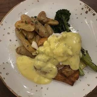 GRILLED SALMON OSCAR