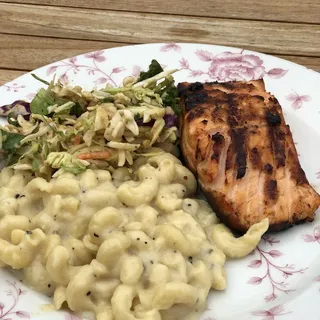 SHIRES' MAC N CHEESE