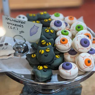 Halloween Macarons