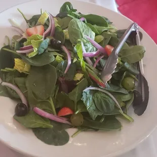 Spinach salad with strawberries