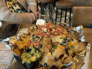 Cruisers Pizza Bar Grill - Newport Beach