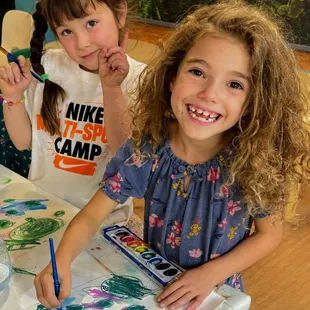 Kids enjoy our art classes