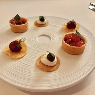 Complimentary starting apps