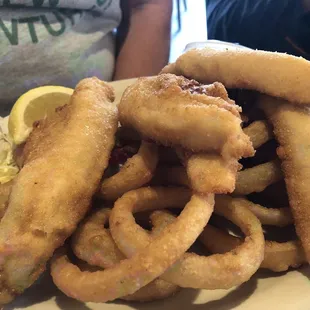 Perch dinner with onion rings