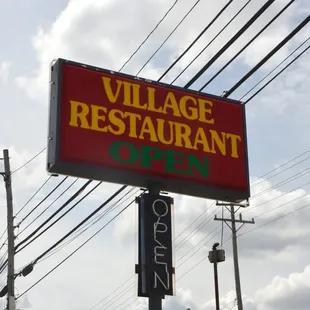 the sign for the restaurant
