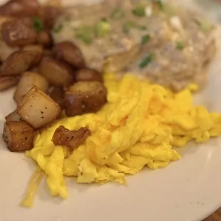 Scrambled Eggs with Biscuits and Gravy
