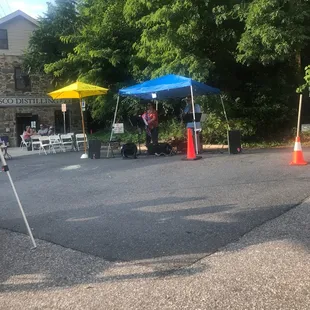 Lach n Key on the Vine and Main