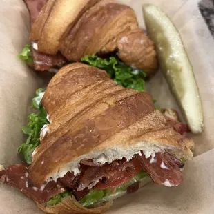 Domino Sandwich Croissant Bacon Turkey