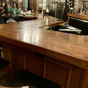 The zigzag bar. Great design and concept.