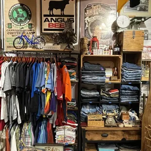 Men&apos;s Clothes