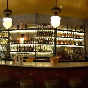 Full bar with specialty cocktails