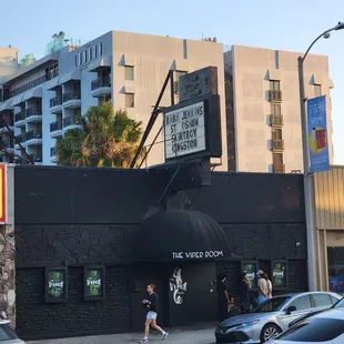 the entrance to the viper room