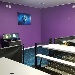 Offering an open concept that no other Indianapolis VR arcades offer.  Now you can watch the fun from every seat in the house!