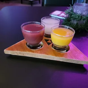 A flight of sake! The shining one is a must for folks who like sweet!