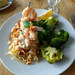 Crabcakes and shrimp