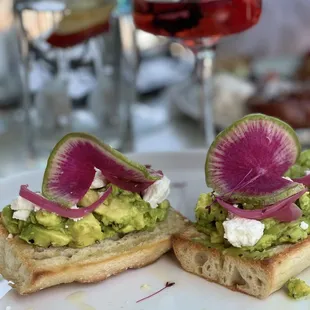 Great time awesome service and amazing food .