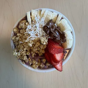 This is the so called &quot;açaí bowl&quot; lol it&apos;s cute tho