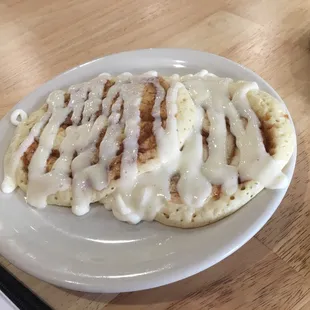 Cinnamon roll pancakes