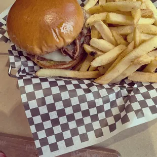 BBQ Burger with fried