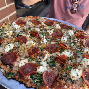 Pizza Florentine with spinach