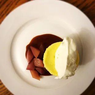 Cheesecake, brandied peaches