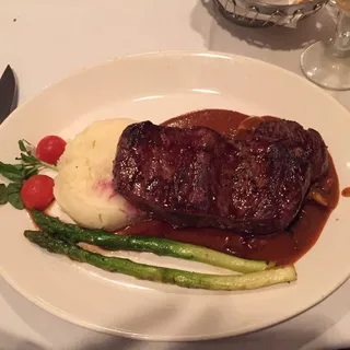 GRILLED NEW YORK STEAK*