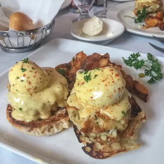 EGGS BENEDICT