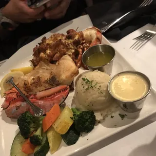 SEAFOOD SAMPLER