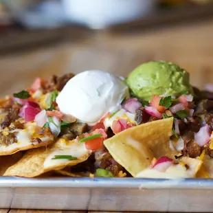 a tray of nachos
