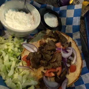 Gyro w Cottage Cheese side - nom