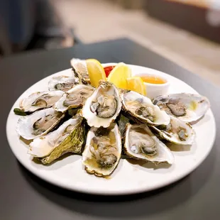 Dozen Oysters ($2 each happy hour *wed-fri, 3-6pm)