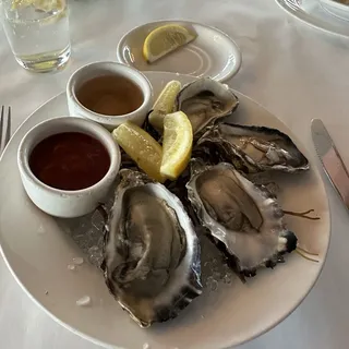 Chef's Selection of Oysters Lunch (Per Oyster)