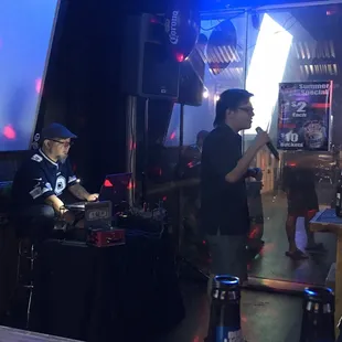 Dave hosts karaoke on Thursday&apos;s