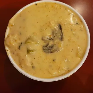 Havarti, mushroom, leek &amp; tortellini soup
