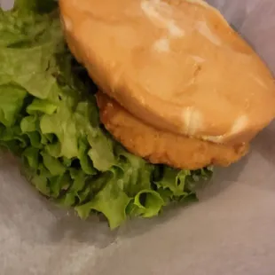 Chicken (fried) sandwich with lettuce, tomato &amp; mayo
