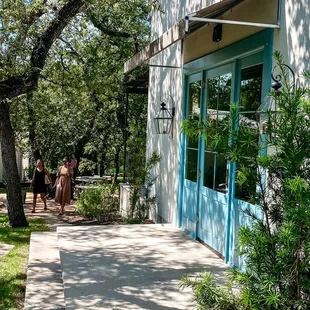 The entrance to the cafe