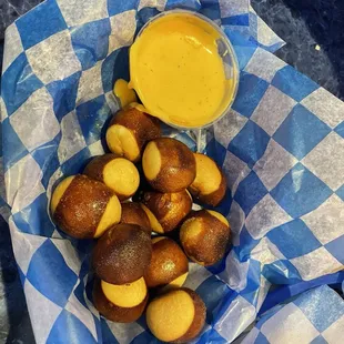 Pretzel bites