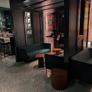 This is awesome - you got books like Liquid Intelligence to look through if you feel the need to read - good to have a group of 4