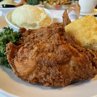 Fried chicken dinner entree