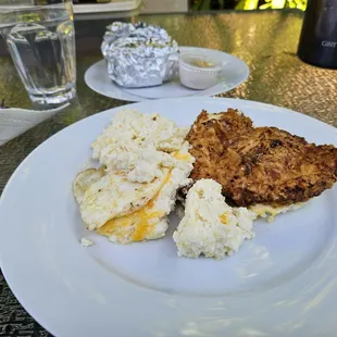 Chicken and grits bowl
