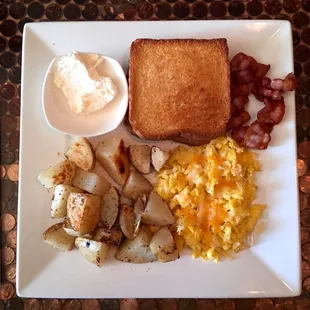 Westbury Inn does brunch! So psyched!!  #boozeybrunch