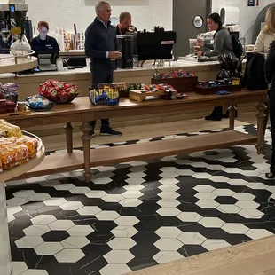 Ten Hands Market and Eatery