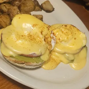 Eggs benedict