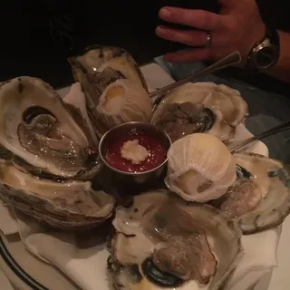 OYSTERS ON THE HALF SHELL* (GF)