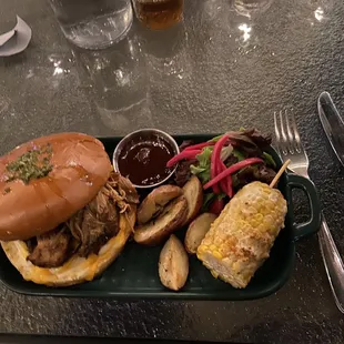 Pulled pork sandwich plate