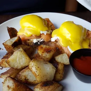 Salmon Benedict