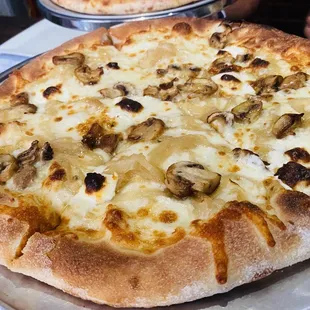 Tartufo Pizza