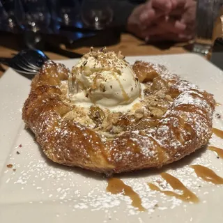 Freshly Baked Apple Pie