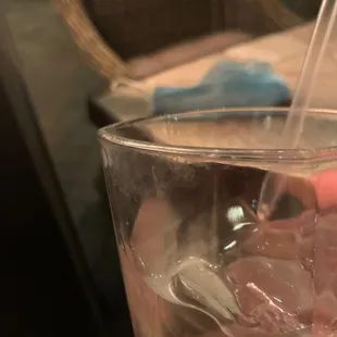 Water glass also has lip prints.. maybe their glass washer doesn&apos;t work??