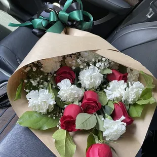 Beautiful, full flower bouquet!